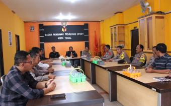Pimpinan Bawaslu Kota Tegal menerima kunjungan Kapolres Tegal Kota dan Jajaran (09/01/2024)