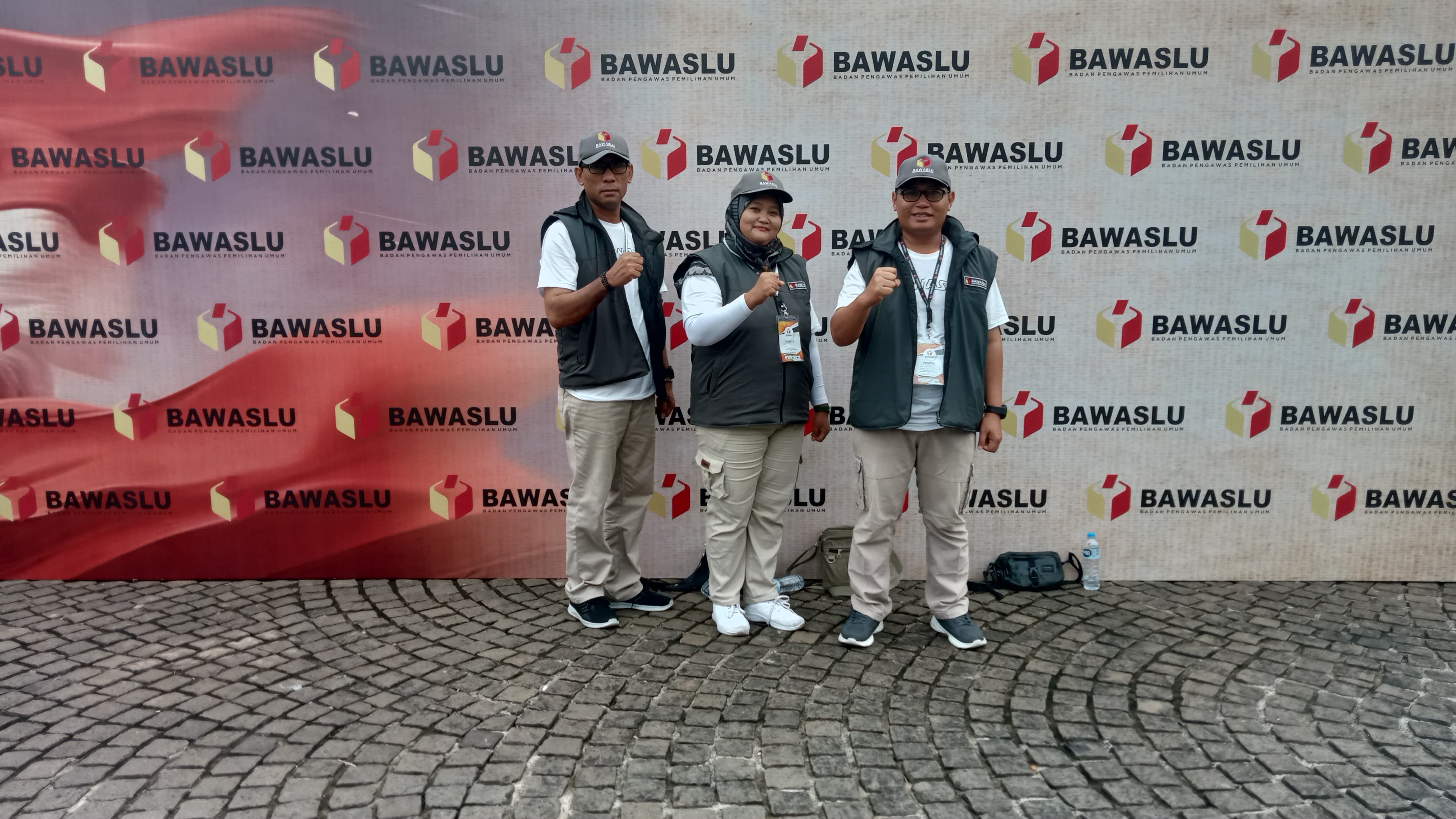 Dari kiri Sukristo (Anggota Bawaslu Kota Tegal), Nur Aliah Saparida (Anggota Bawaslu Kota Tegal), Fauzan Hamid (Ketua Bawaslu Kota Tegal)