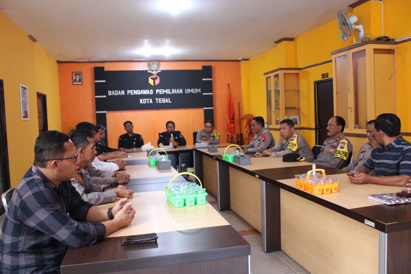 Pimpinan Bawaslu Kota Tegal menerima kunjungan Kapolres Tegal Kota dan Jajaran (09/01/2024)