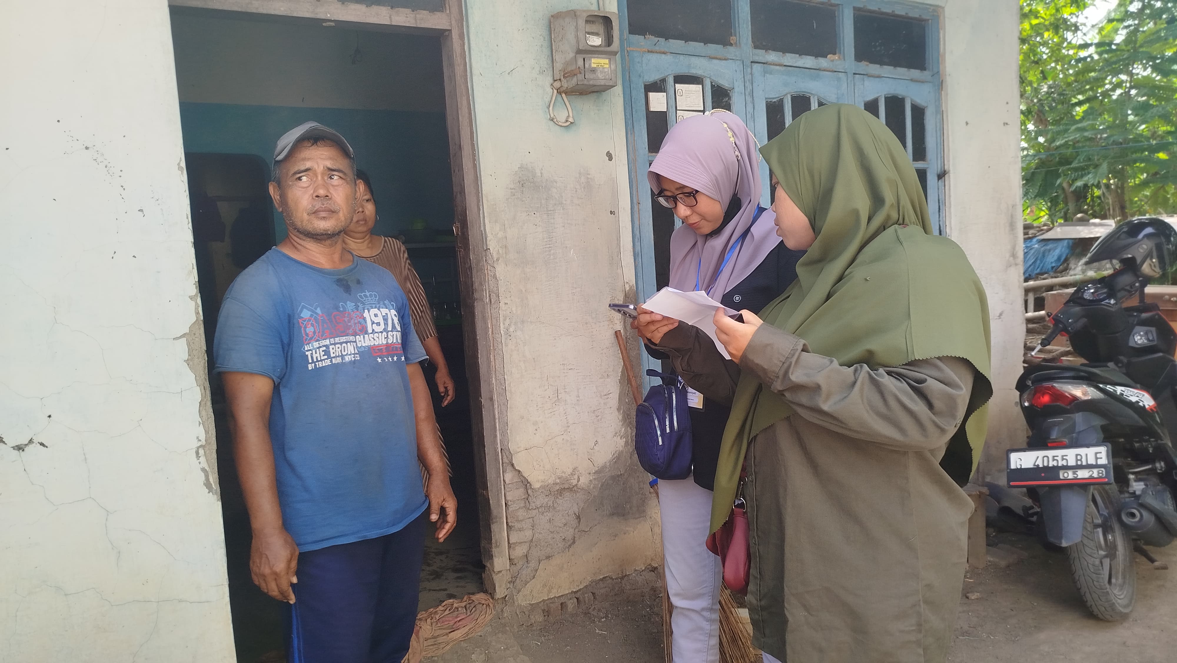 Kawal Hak Pilih, Panwascam Tegal Timur Sisir Bantaran Kali Ketiwon (31 Juli 2024)