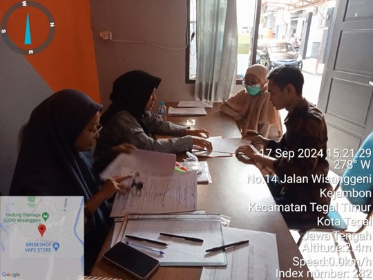 Staf Panwascam Tegal TImur Menerima Pendaftaran Pengawas TPS 