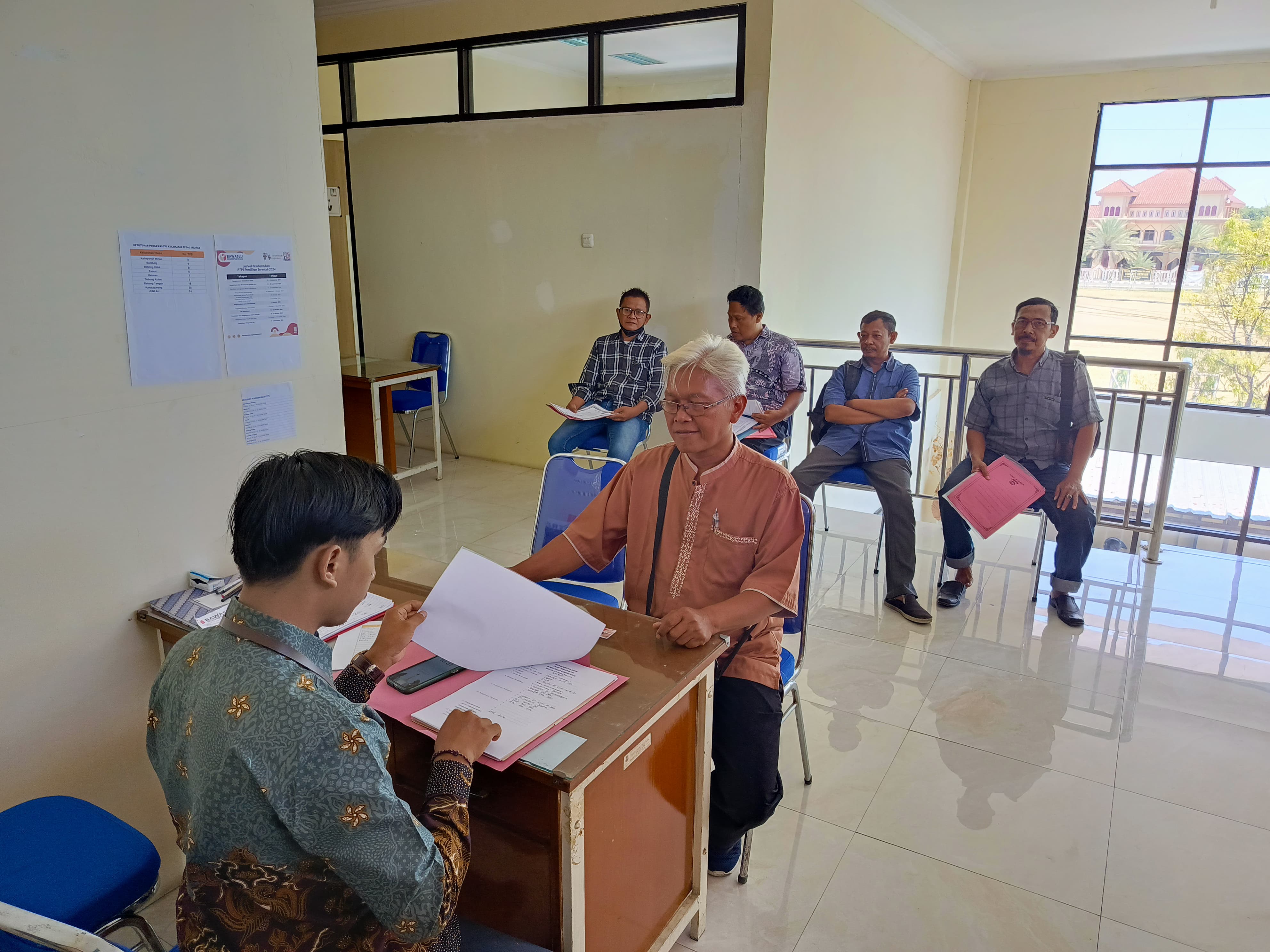 Pendaftar PTPS di Panwaslu Kecamatan Tegal Selatan