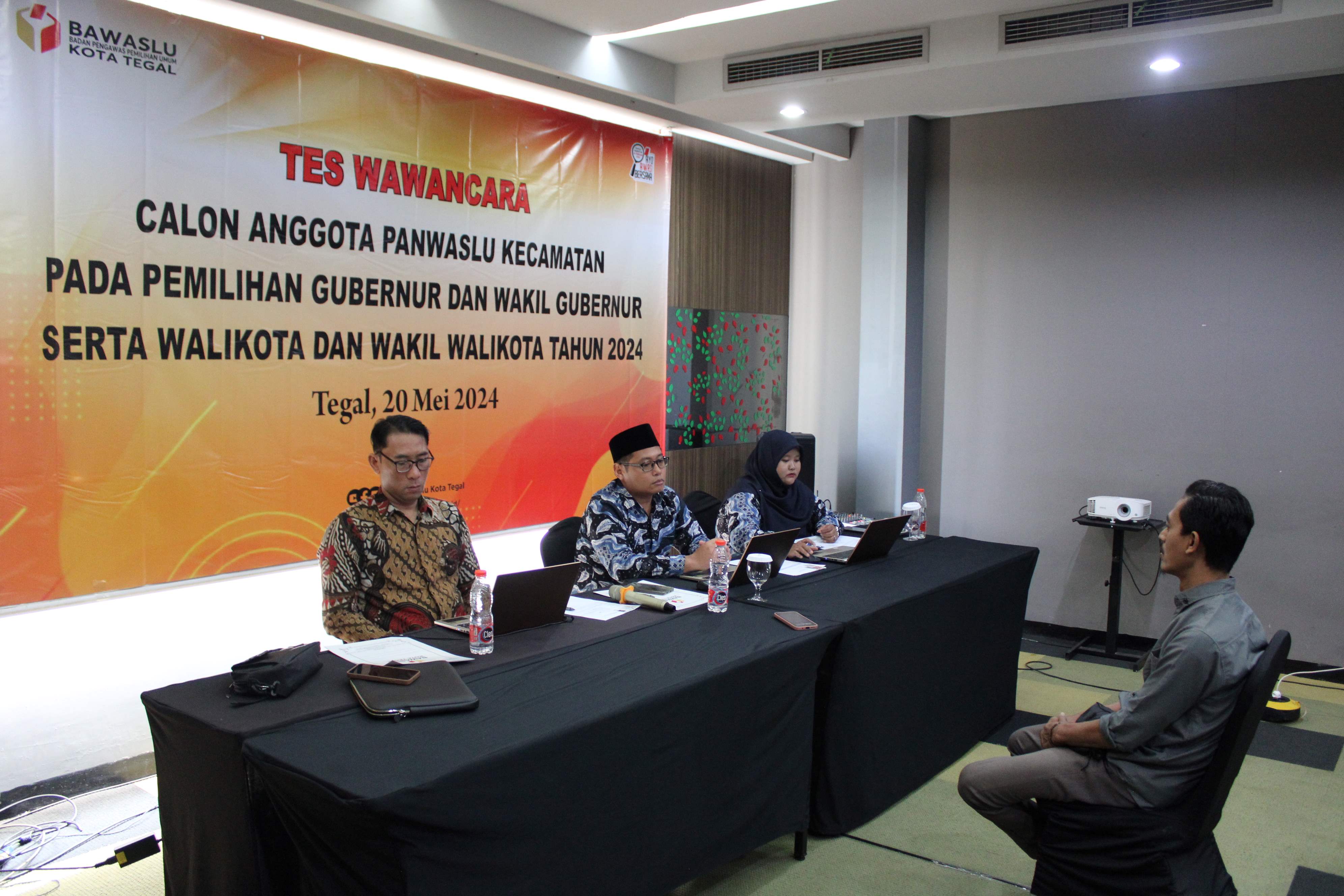 Bawaslu Kota Tegal Gelar Seleksi Wawancara Calon Anggota Panwaslu Kecamatan untuk Pilkada 2024 (20 Mei 2024)