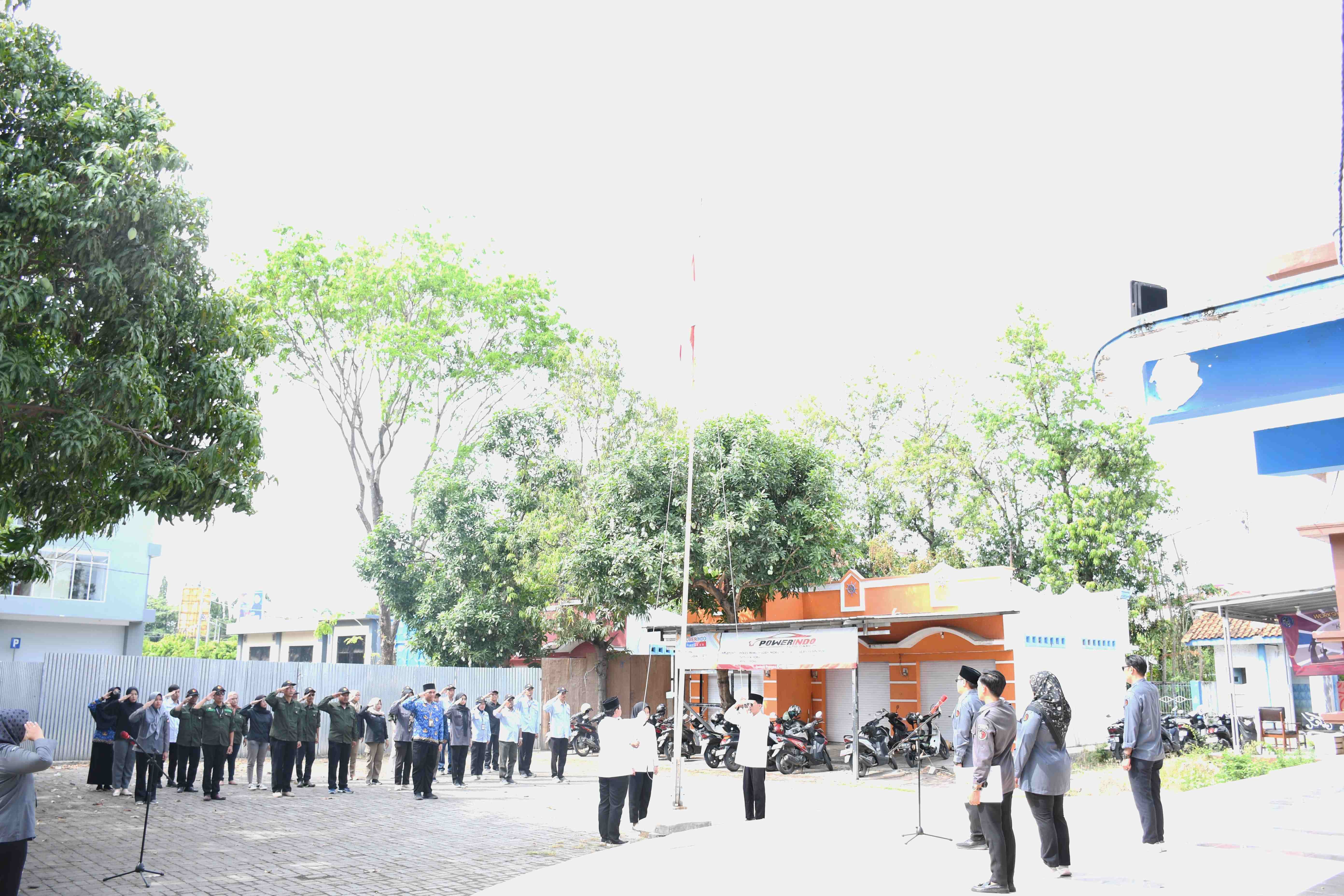 Upacara Hari Pahlawan 2024 di Lingkungan Bawaslu Kota Tegal (10/11/2024)