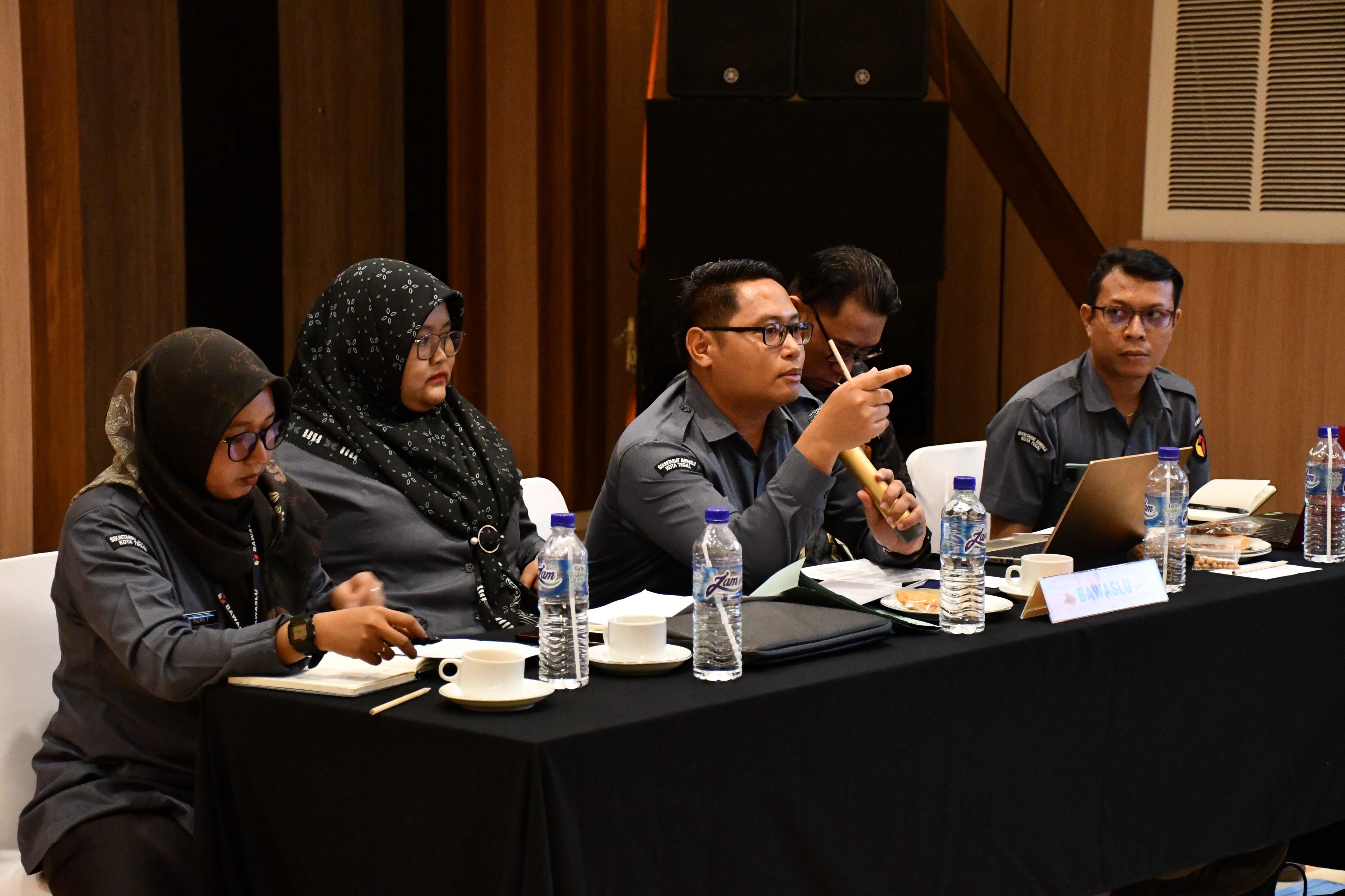 Bawaslu Kota Tegal awasi Rekapitulasi Hasil Penghitungan Suara Tingkat Kota Tegal Pemilihan Serentak 2024 (2/12/2024)