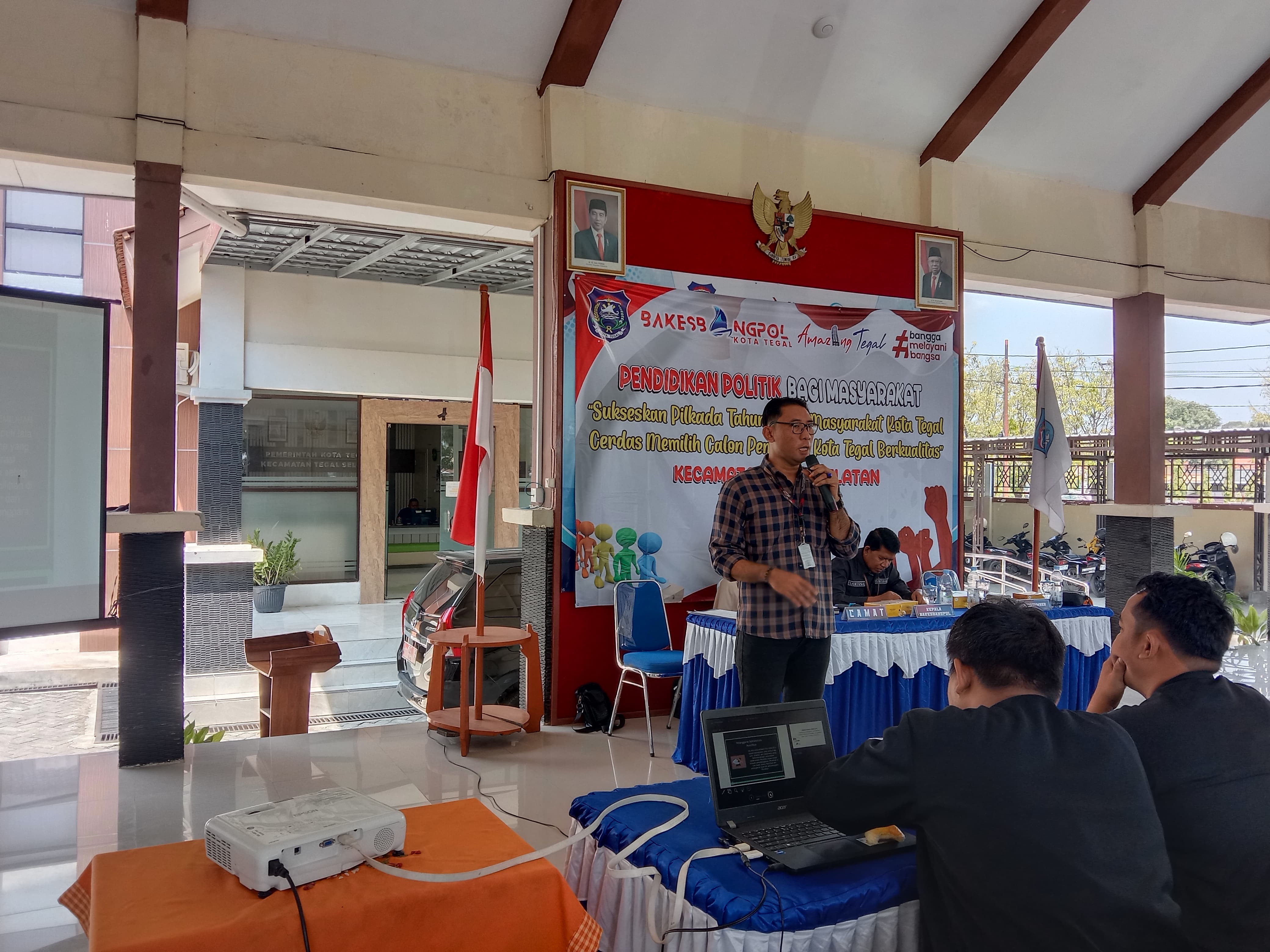 Anggota Bawaslu Kota Tegal, Sukristo menjadi narasumber Pendidikan Politik (12/09/2024)