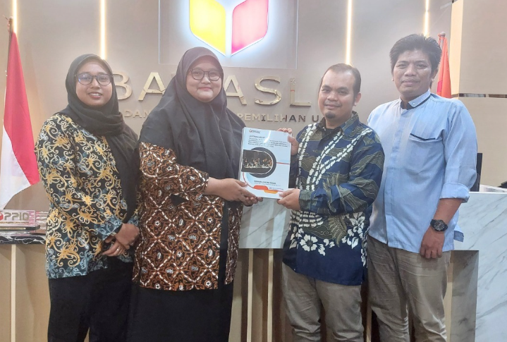Bawaslu Kota Tegal serahkan Laporan Akhir Pencegahan, Parmas, Pengawasan Partisipatif dan Hubungan Antar Lembaga dalam Pemilihan 2024 ke Bawaslu Provinsi Jawa Tengah