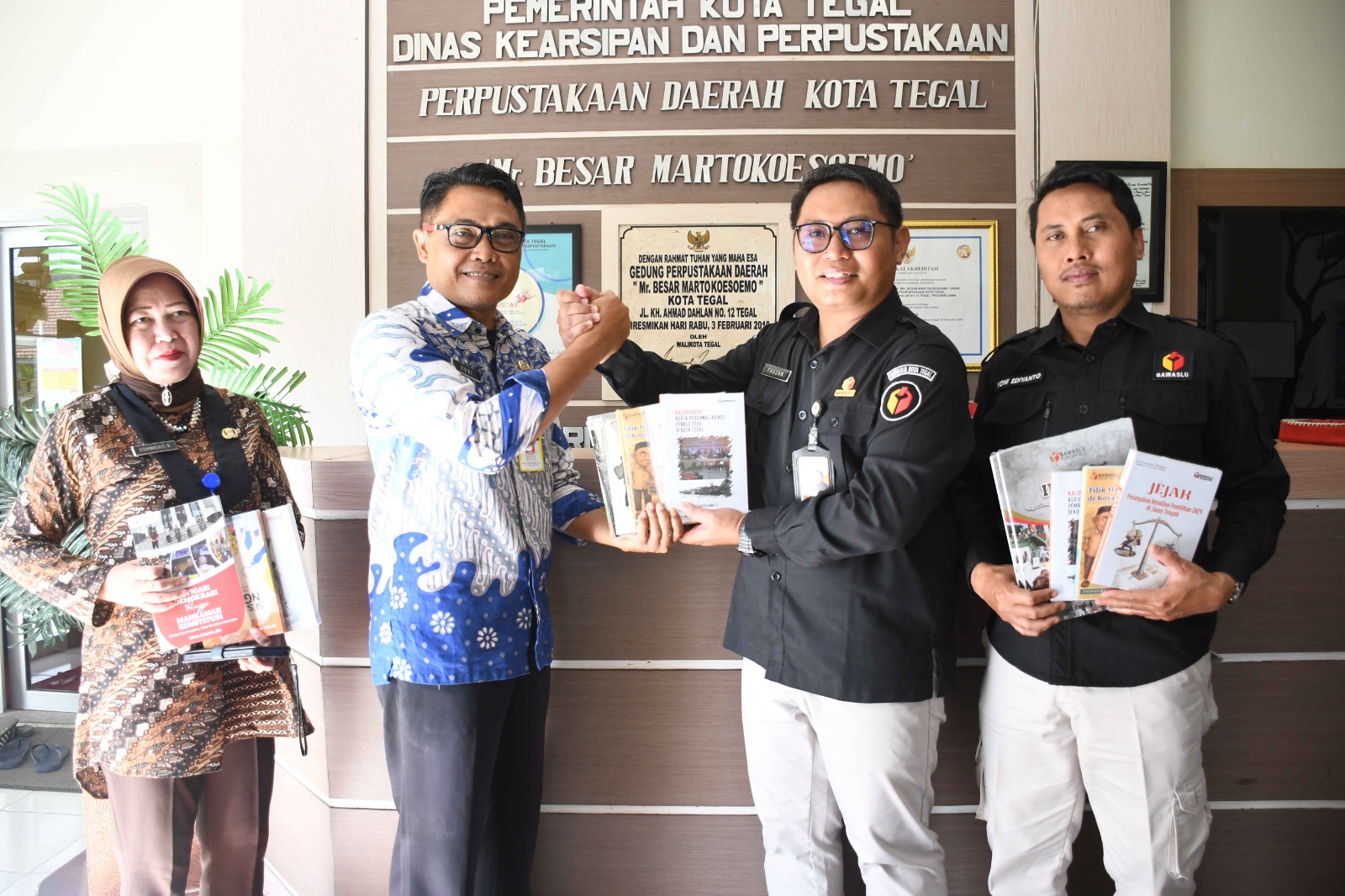 Pertemuan antara Dinas Arpusda dan Bawaslu Kota Tegal