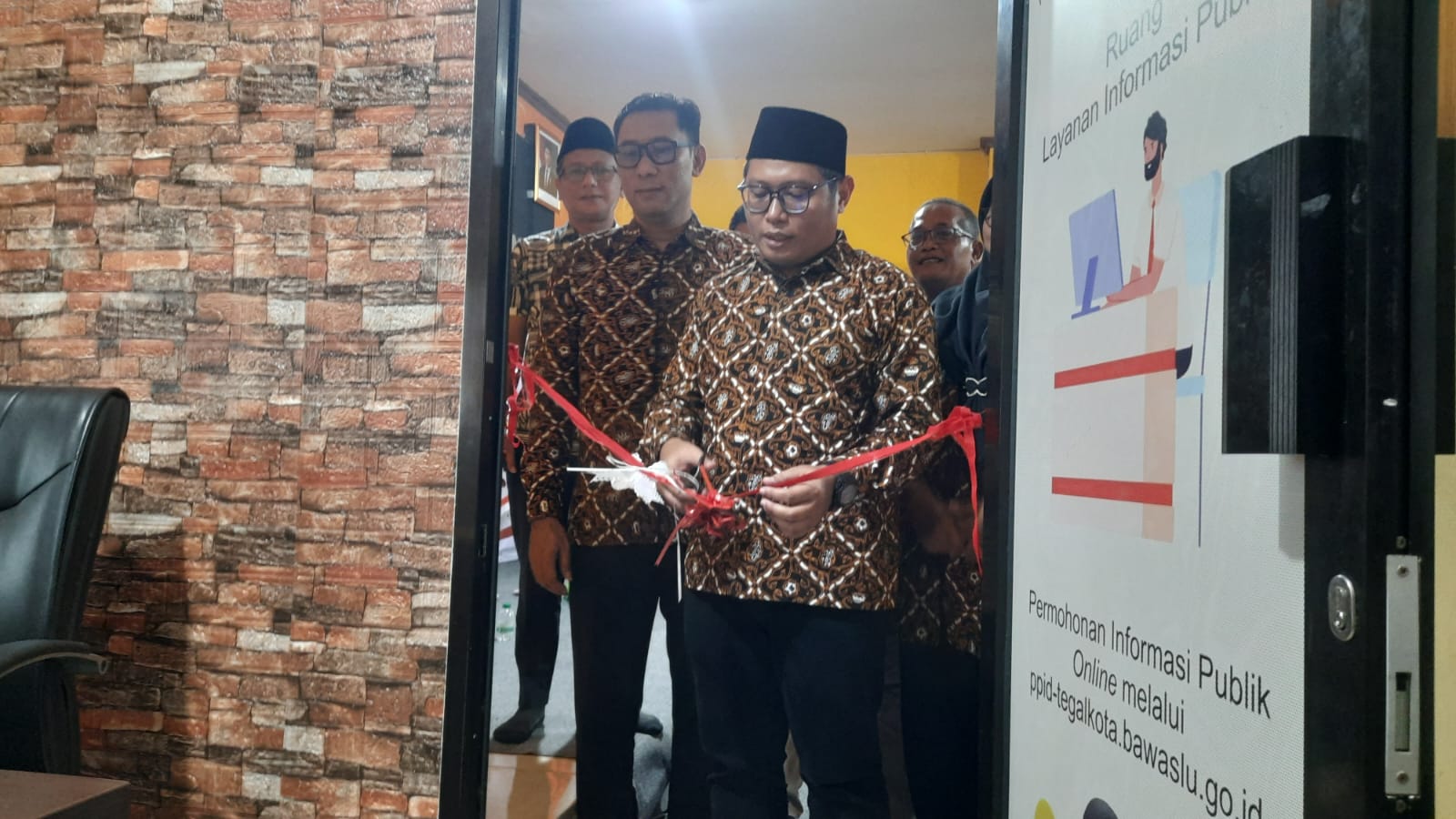 Prosesi Gunting Pita oleh Fauzan Hamid