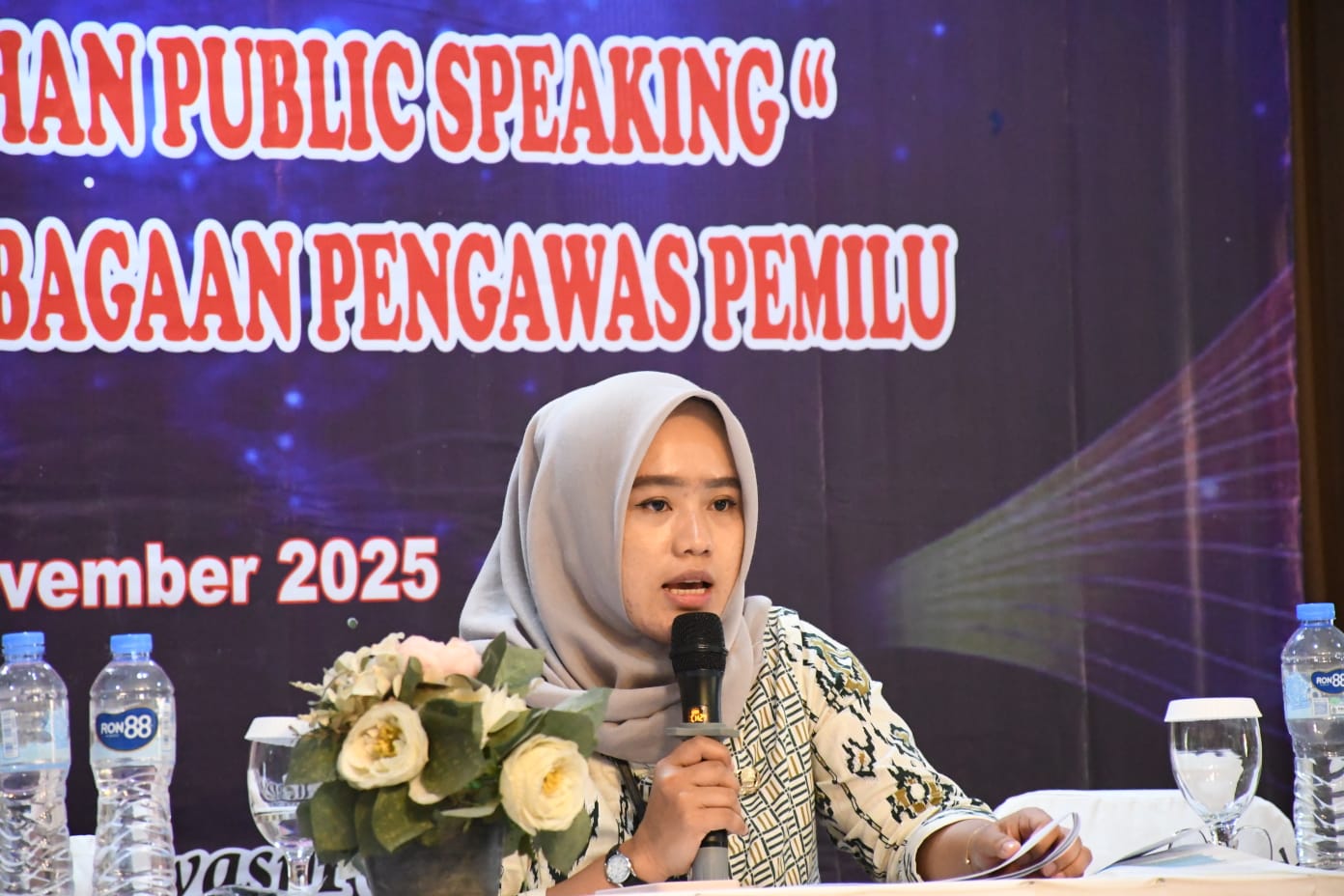 Penyampaian materi oleh Siti Rohaeti