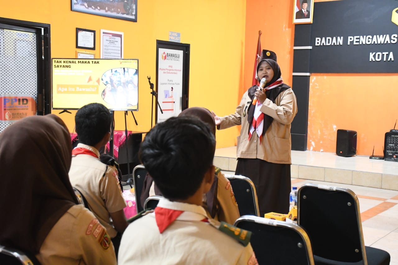 Pemberian materi oleh Nur Aliah Saparida