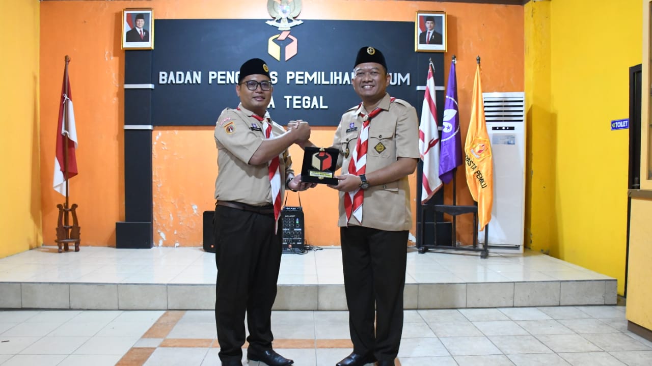 Sesi pemberian paklaring untuk Kwarcab Kota Tegal