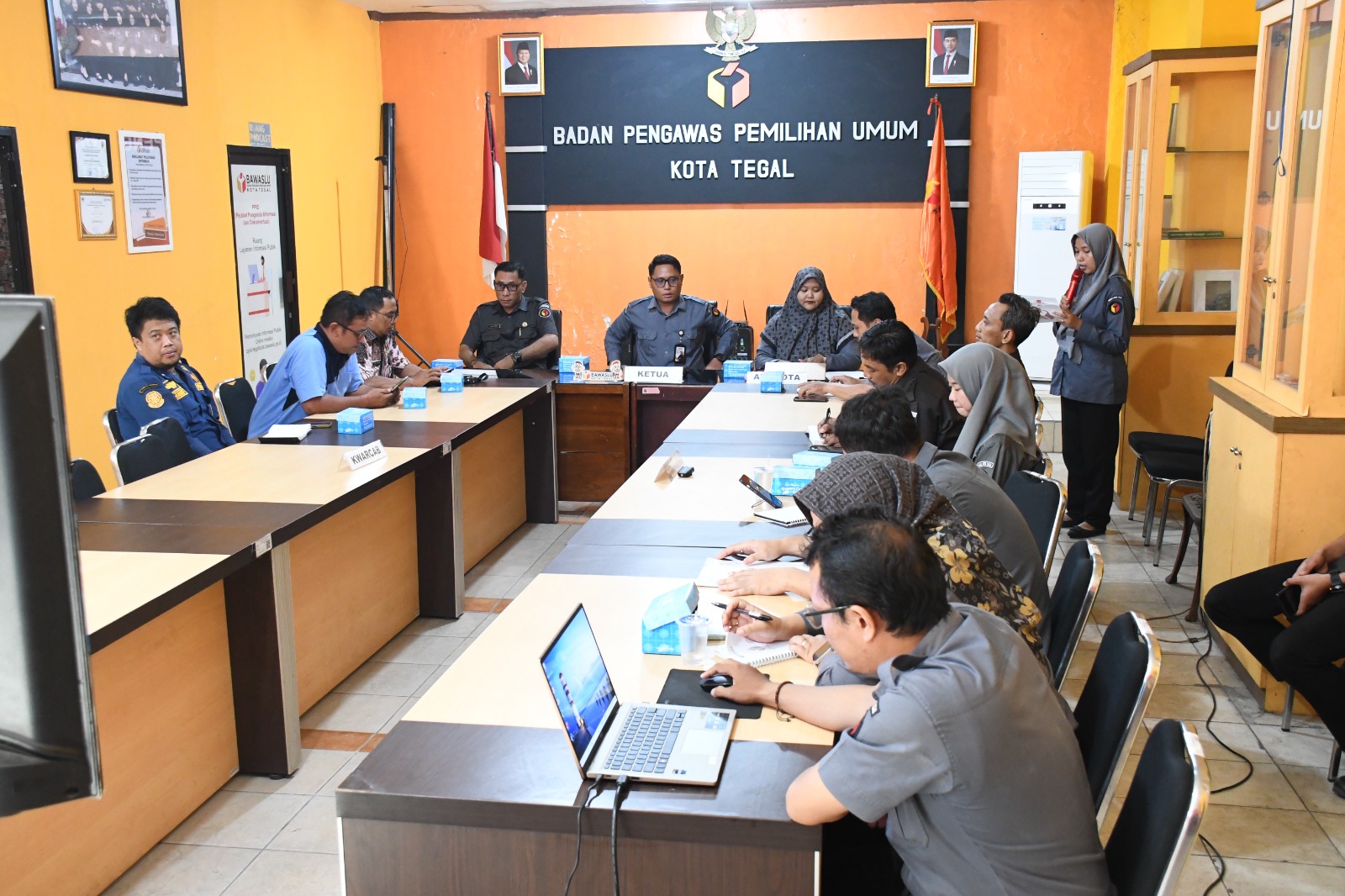 kegiatan rapat persiapan pelantikan Saka Adhyasta