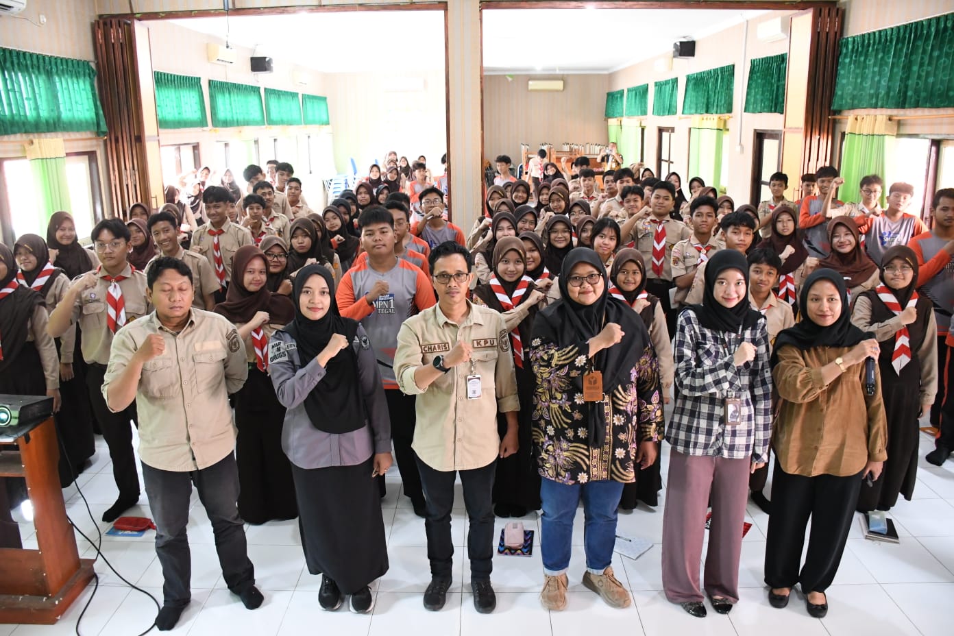 kegiatan sosialisasi di SMP 1 Kota Tegal