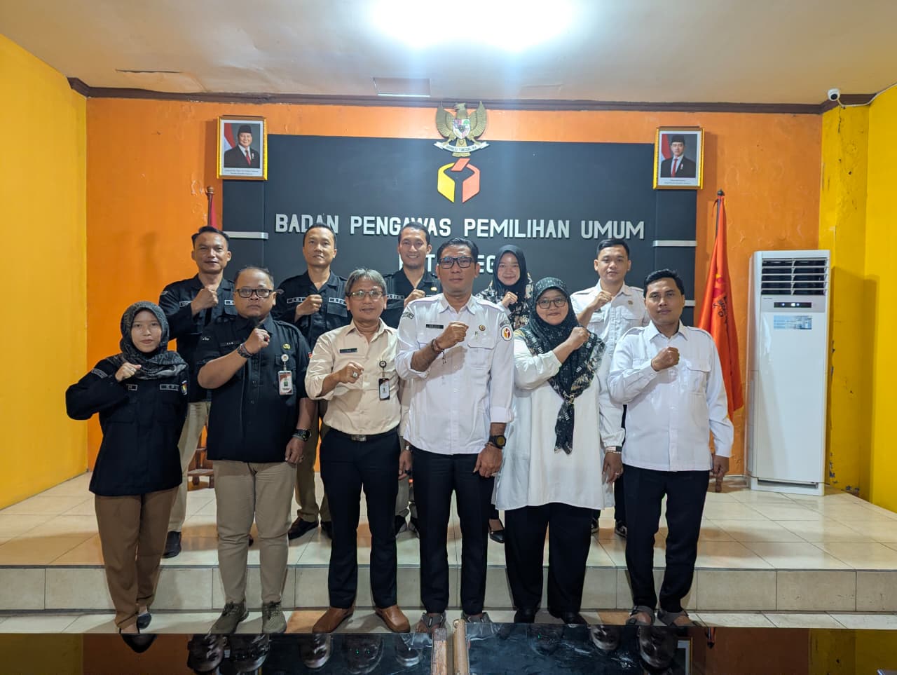 Bawaslu Kota Tegal menerima kunjungan dari KPU Kota Tegal