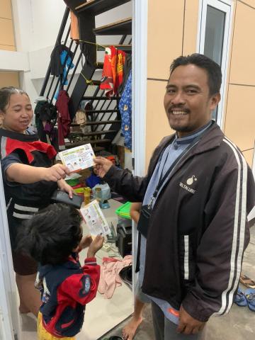 Panwascam Tegal Barat sedang melakukan Patroli Kawal Hak Pilih di Rusnawa Tegalsari (17 Juli 2024)