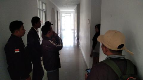 Panwascam Tegal Barat sedang melakukan Patroli Kawal Hak Pilih di Rusnawa Tegalsari (17 Juli 2024)