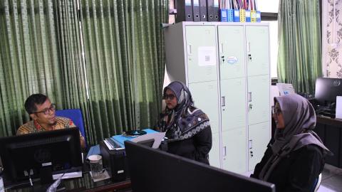 Pertemuan Bawaslu Tegal dengan Perwakilan Disdukcapil