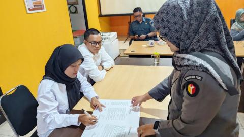 penandatanganan pakta integritas