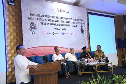 Bapak Sosiawan memberikan sambutan dan sedikit pesan