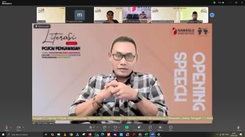 Nur Kholiq menyampaikan sambutannya