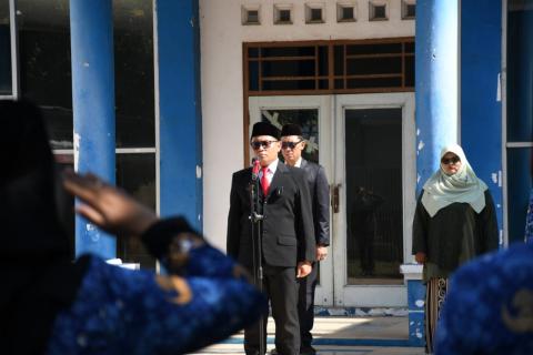 upacara di pimpin oleh Fauzan Hamid selaku Ketua Bawaslu Tegal