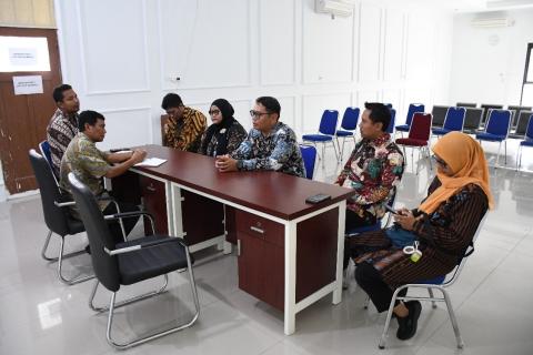 Diskusi antara Bawaslu Kota Tegal dan Cabdin 