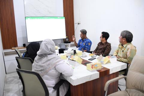 pelaksanaan sinkronasi antara Bawaslu Kota Tegal dan KPU Kota Tegal