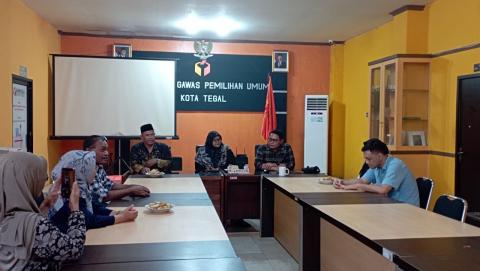 Kegiatan Sharing antar KPU dan Bawaslu Kota Tegal