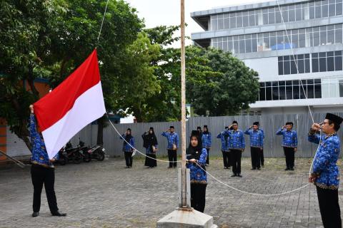 Pengibaran bendera merah putih