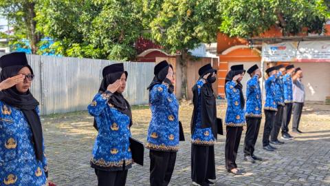 Proses pengibaran bendera merah putih