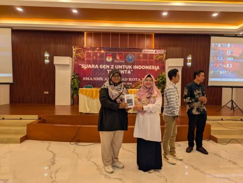 Penyerahan Buku 