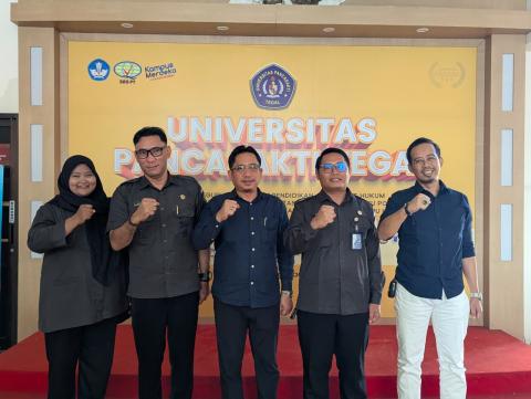 Foto bersama dengan Universitas Pancasakti Tegal