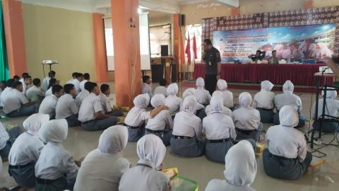 Bakesbangpol Kota Tegal Gandeng Bawaslu Kota Tegal Sampaikan Edukasi