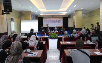 Nur Aliah Saparida membuka acara Sosialisasi Pengawasan Partisipatif Komunitas Pada Piemilihan Serentak 2024 (22/8/2024)