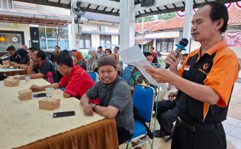 Ketua Panwascam Tegal Timur Farhendi memberikan pendapat saat Rapat Pleno DPHP Tingkat Kecamatan Tegal TImur