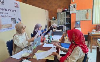 Suasana Pendaftaran Pengawas TPS di Panwascam Tegal Barat