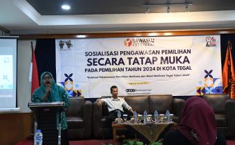 Anggota Bawaslu Kota Tegal, Nur Aliah Saparida Memberikan Sambutan (30/01/2025)