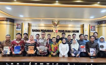 Bawaslu Kota Tegal serahkan Laporan Akhir Pencegahan, Parmas, Pengawasan Partisipatif dan Hubungan Antar Lembaga dalam Pemilihan 2024 ke Bawaslu Republik Indonesia (13/1/2025)