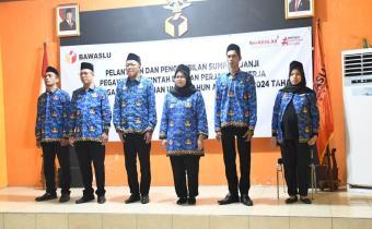 Sejumlah Enam Pegawai Bawaslu Kota Tegal resmi diangkat menjadi PPPK
