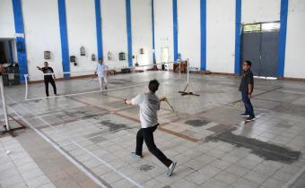 Bawaslu Kota Tegal lakukan kegiatan olahraga Badminton