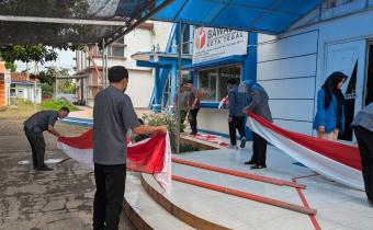 Pemasangan Bendera Merah Putih