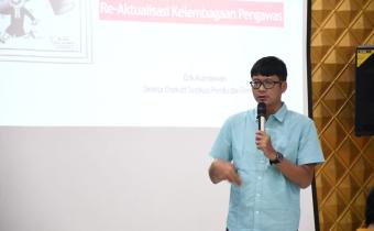 Erik Kurniawan menjadi Narasumber