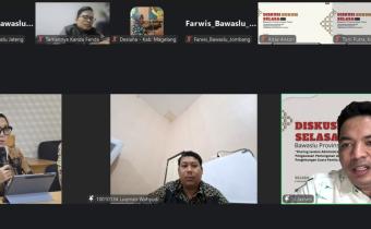 Diana Ariyanti memberikan materi