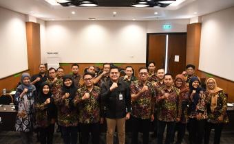Sesi foto bersama Kabag keprotokoleran