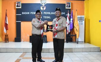 Sesi pemberian paklaring untuk Kwarcab Kota Tegal
