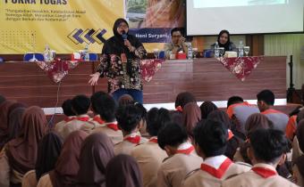Penjelasan materi oleh Nur Aliah selaku narasumber