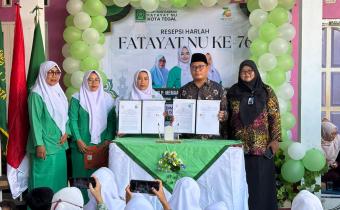 Penandatanganan PKS dengan Fatayat NU Kota Tegal